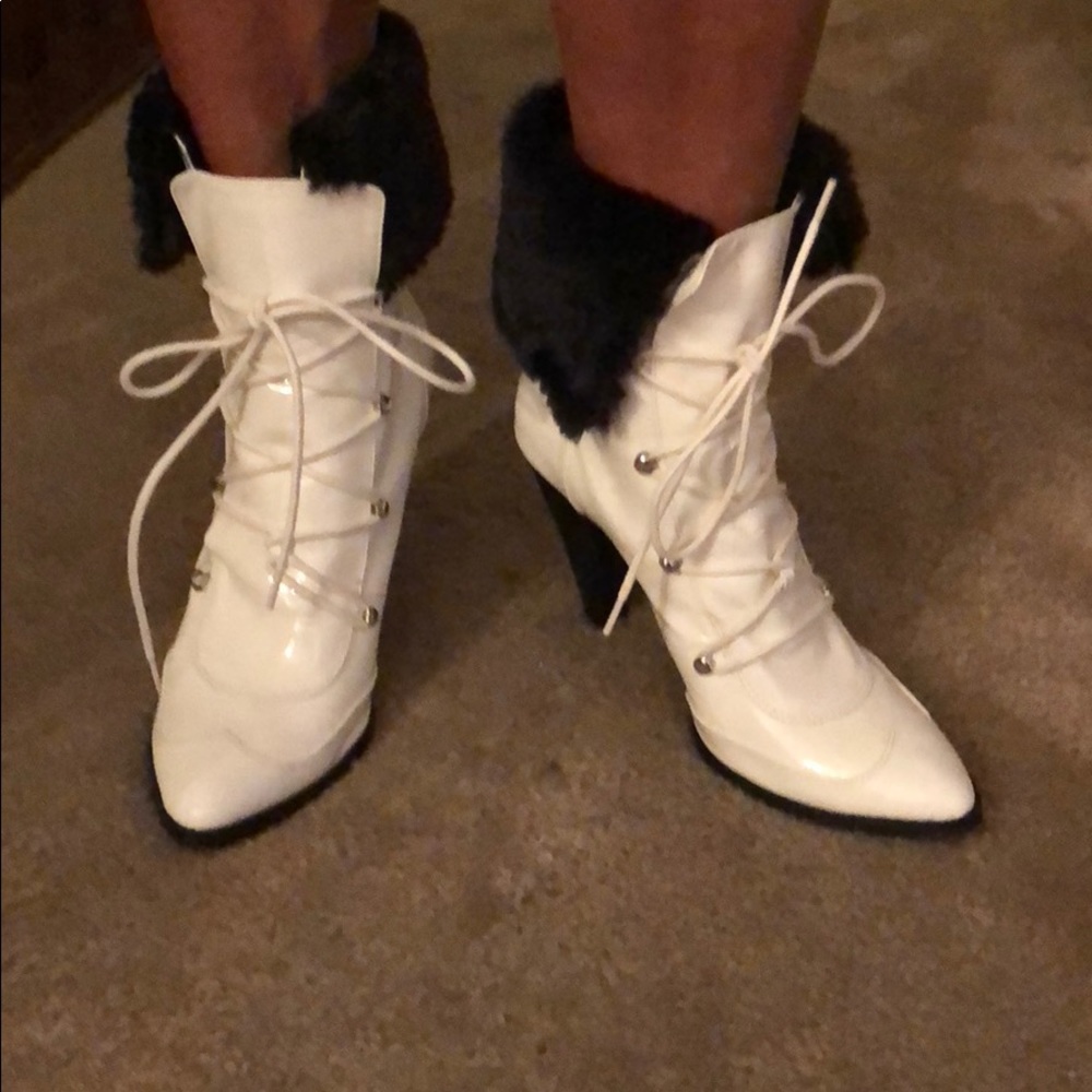 Two Lips Boots